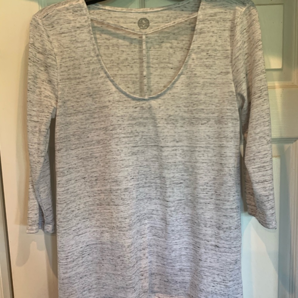 SO 3/4 Sleeve Shirt With Cross Detail Front ✨